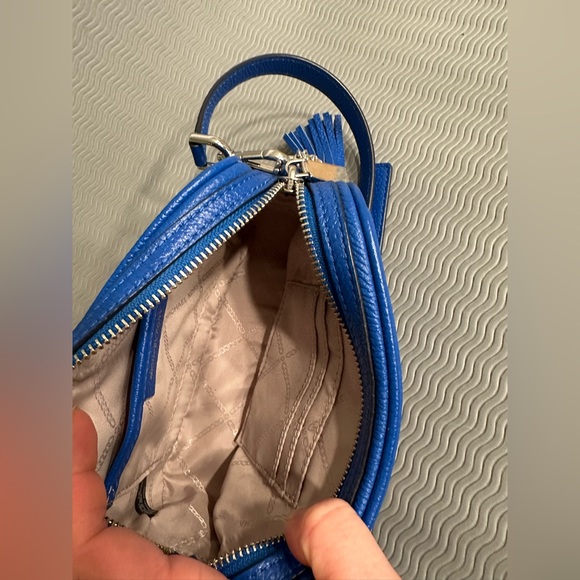 MICHAEL KORS BLUE CROSSBODY - Picture 4 of 11